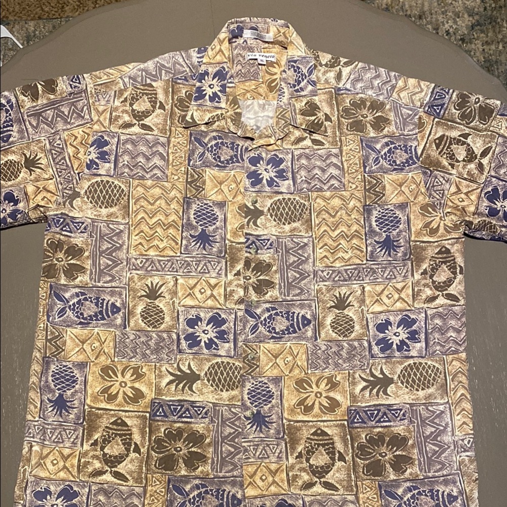 Via Veneto Cream and Blue Casual Beachy Button Down Shirt